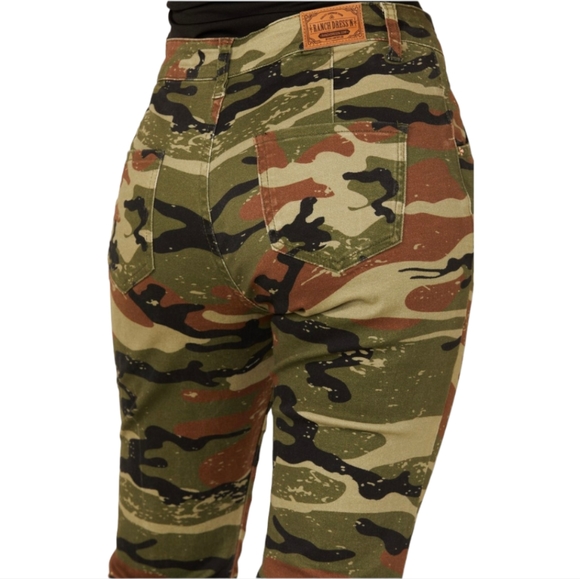 RANCH DRESS'N Fallon Taylor "Land of the Free" camo & flag super flare jeans sz2 - Picture 4 of 13